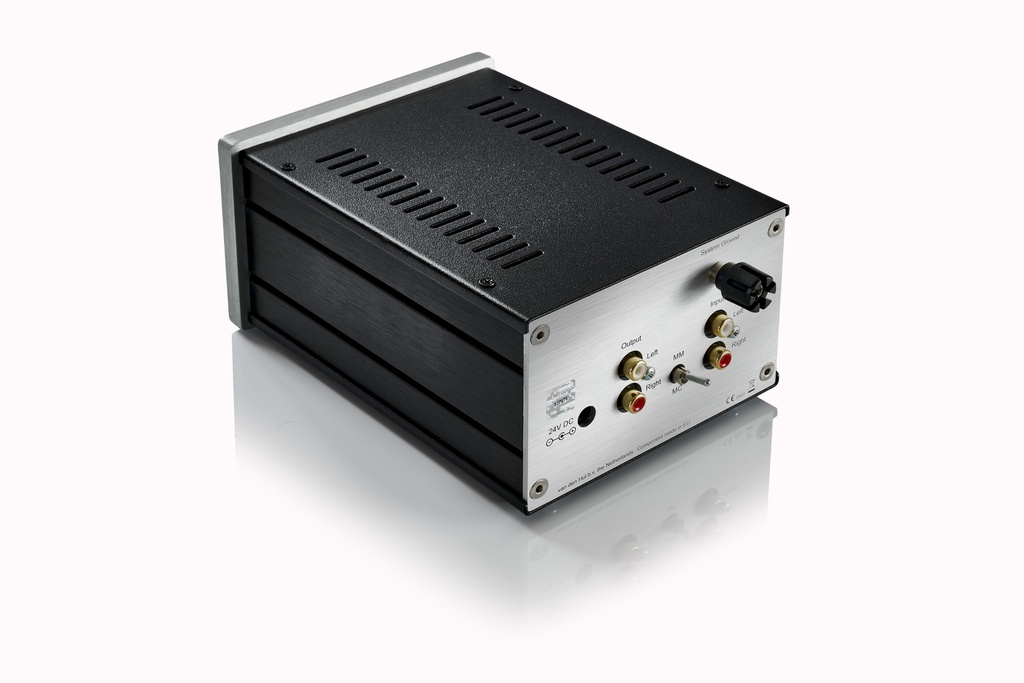 Van den Hul The Puppy Grail Phono voorversterker