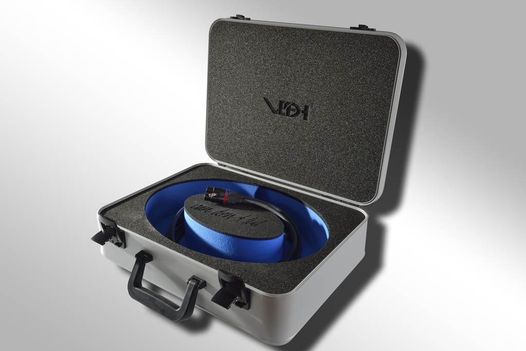 Van den Hul The Carbon Nano Tube (CNT) interconnect RCA of XLR