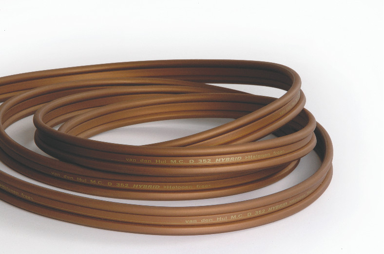 Van den Hul The D-352 Hybrid luidsprekerkabel op rol
